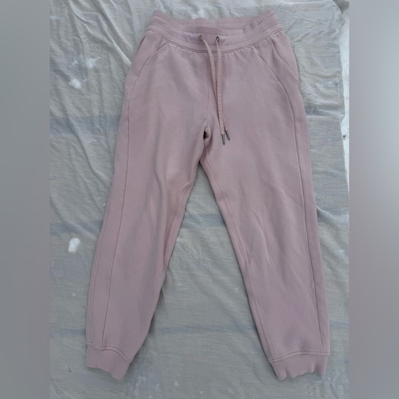 lululemon athletica Pants - Lululemon Scuba High-Rise Jogger *Fleece 28" in Pink Mist, Size 6